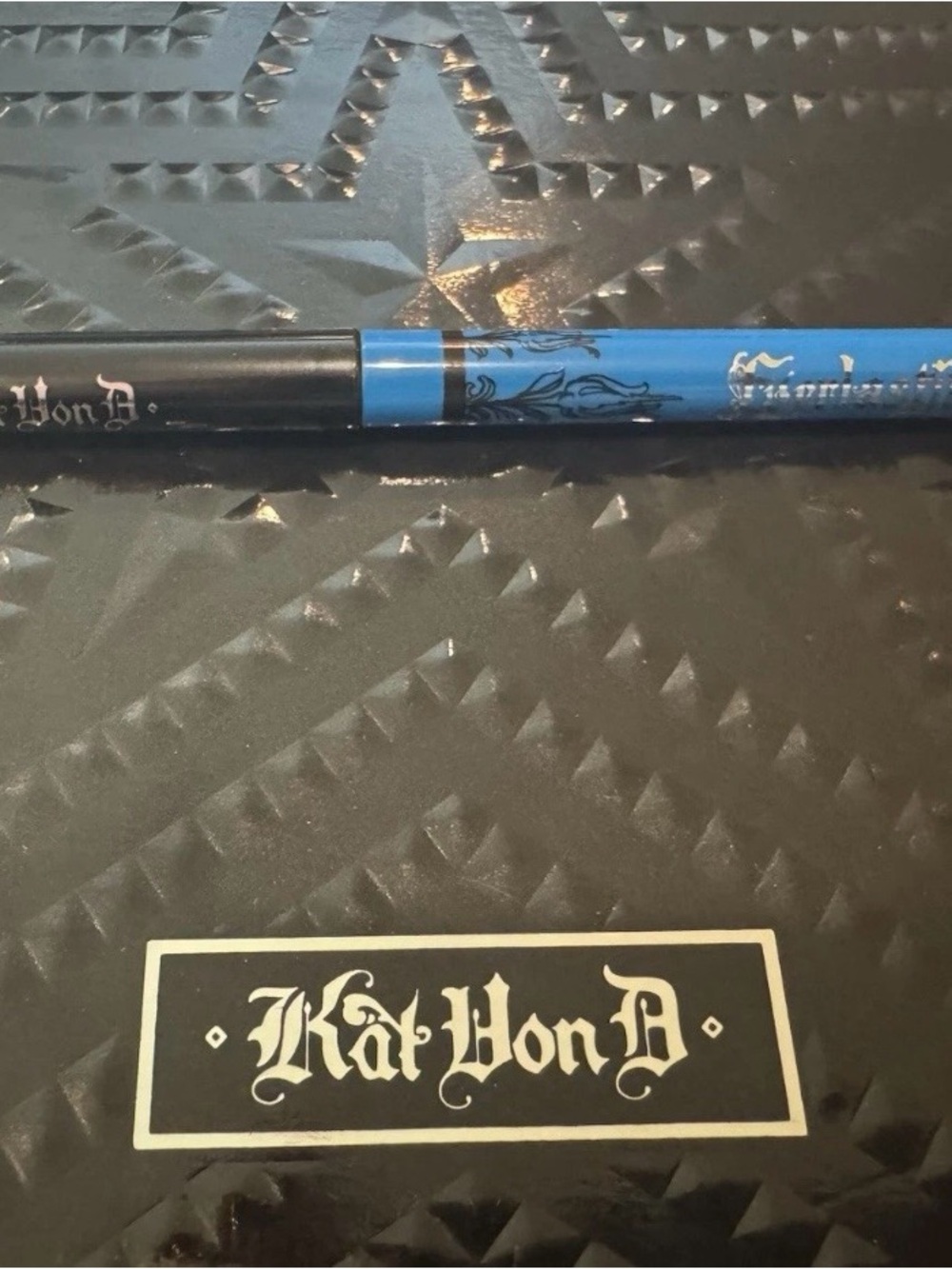 Kat Von D lip liner